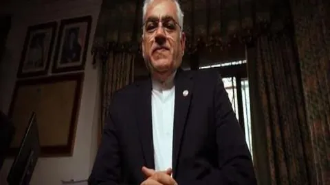 “世预赛关键一役：国足逆袭泰国，客场收获三分胜利”